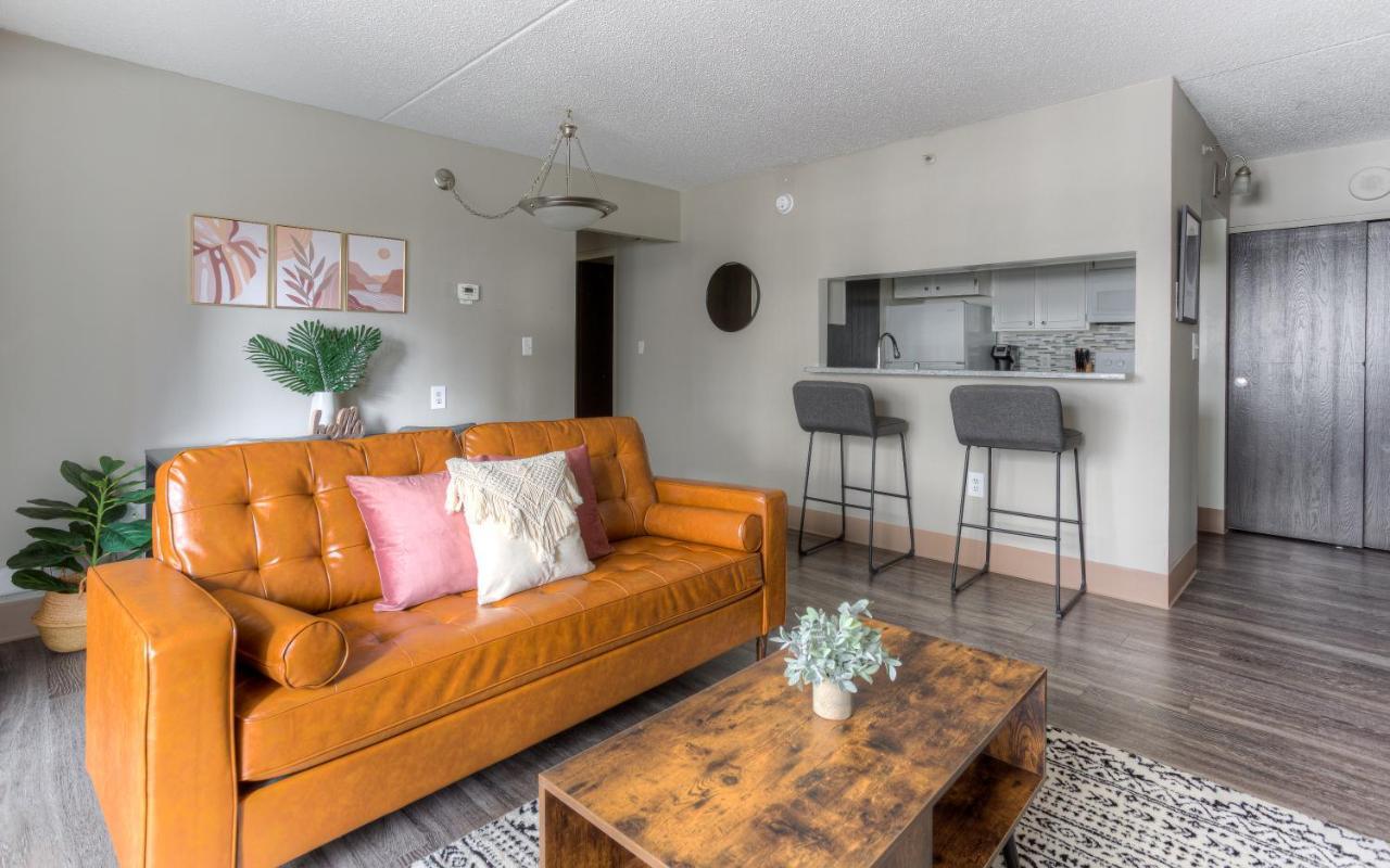 Frontdesk 1431 Washington Blvd Apts Downtown Detroit Bilik gambar